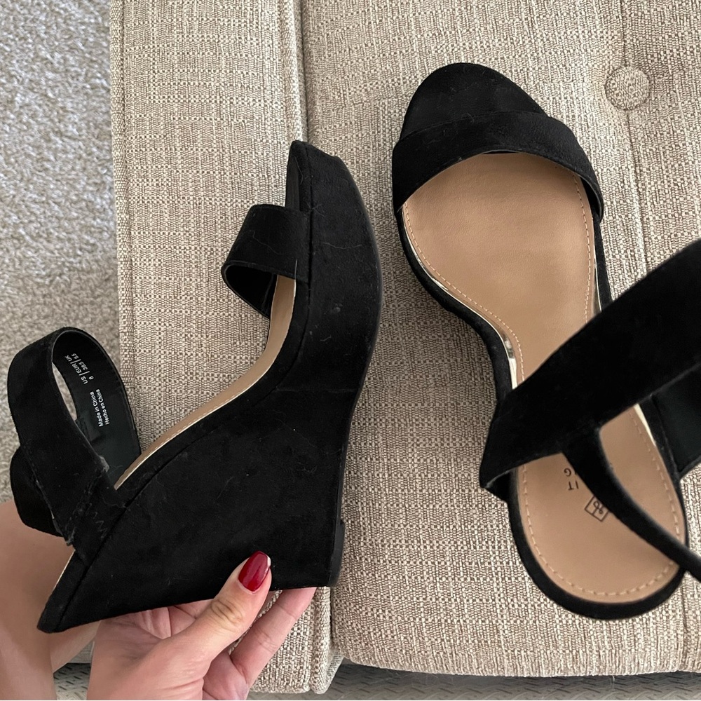 Black wedge sandal heels